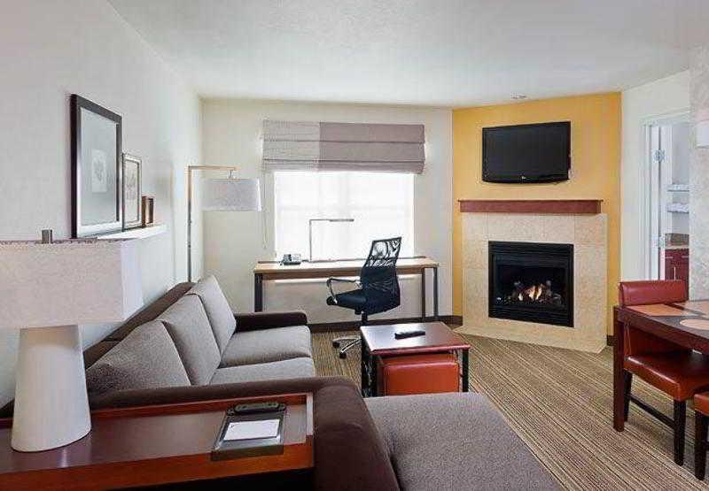 Residence Inn Bismarck North Rom bilde